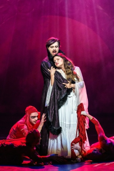 Dracula: Sing Along