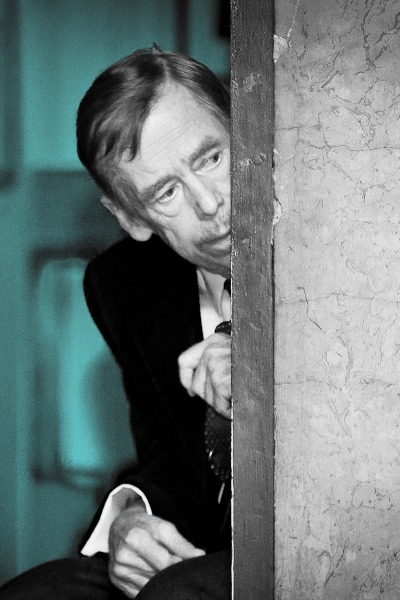 box_vhe_001_110322_7908_vaclav-havel-nakukuje kopie
