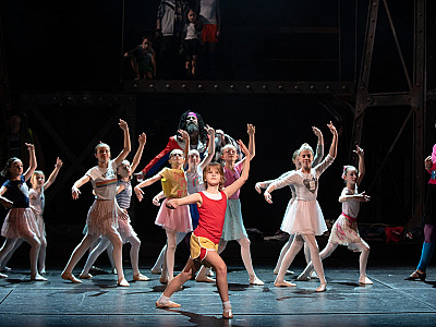 billy_elliot_2023_djkt_foto_irena_sterbova-4938